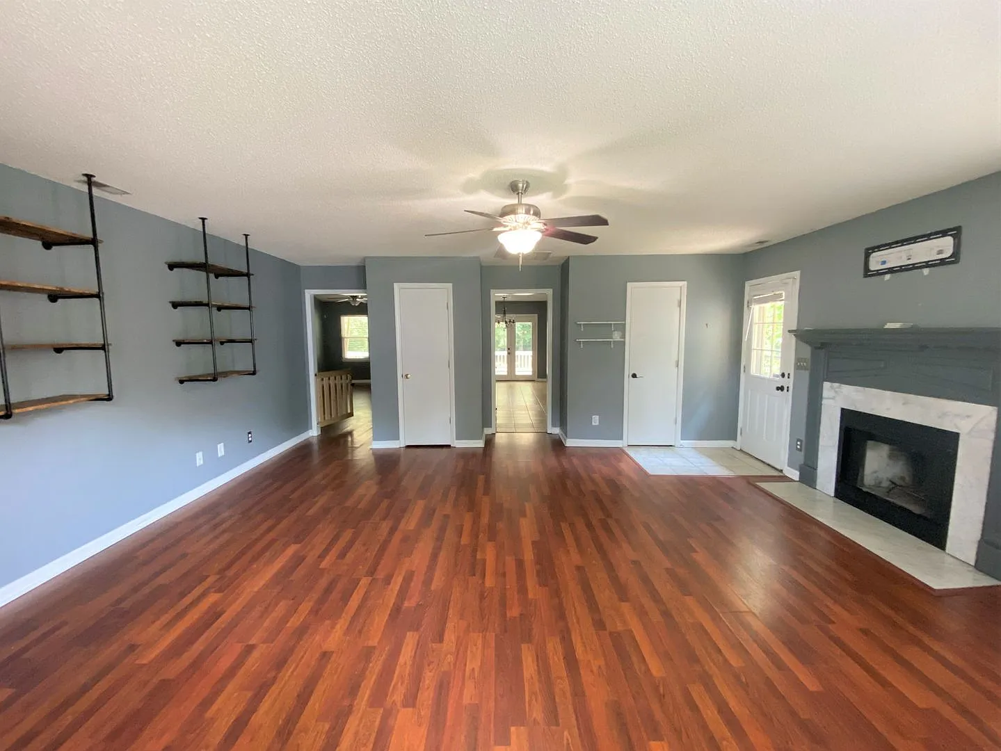 Spacious 3 Bedroom Home for Rent! — Photo 4