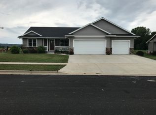 601 Russell Dr N, Holmen, WI 54636