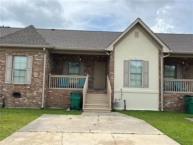 1st image of 290 Bella Sera Ln