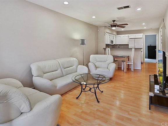 3rd image of 3303 Holly Grove St