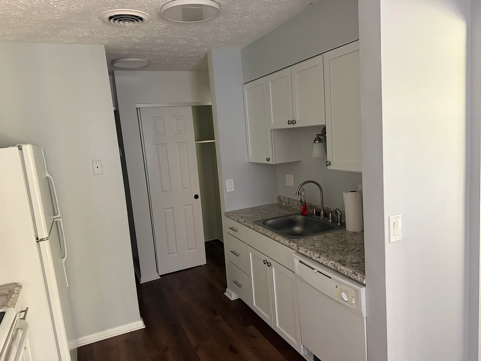 2 bed, 865 sqft, $1,250 — Photo 2