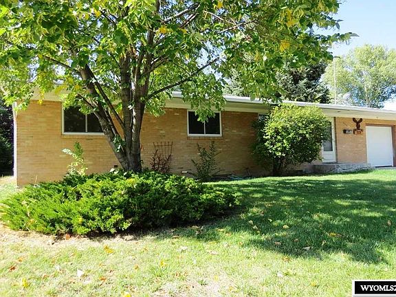 2nd image of 928 Moose Dr