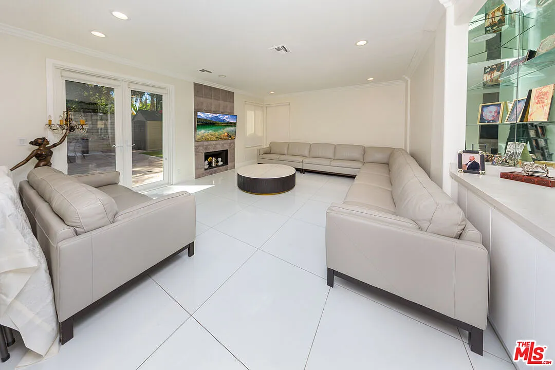 4 bed, 3.5 bath, 2792 sqft, $6,450 — Photo 4