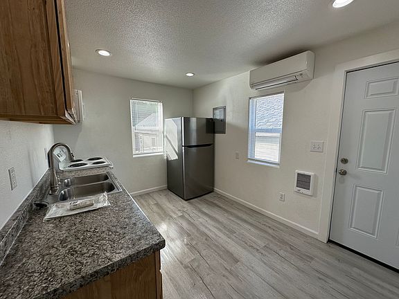 2nd image of 230 6th Ave SE #2