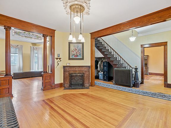 4th image of 512 Broad St