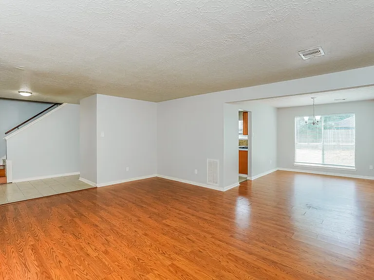 8310 Woodland Willows Dr — Photo 9