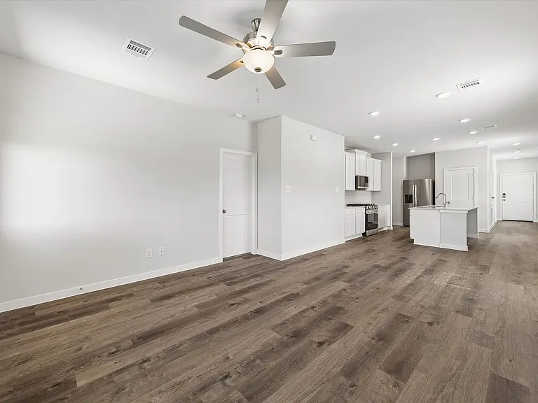 11605 Whirlaway Dr — Photo 5