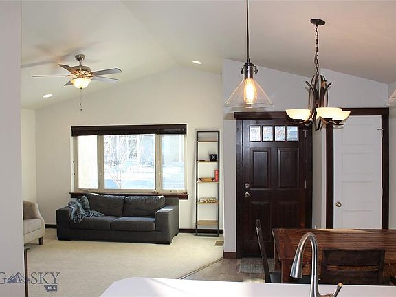 3rd image of 1006 Twin Lakes Ave