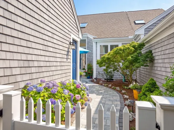 78 Holbeck Cor, Plymouth, MA 02360