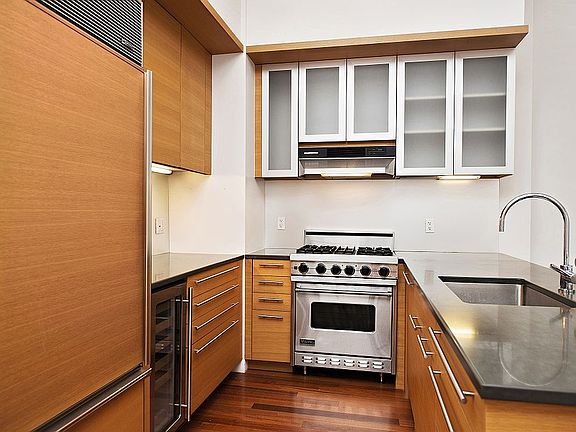 3rd image of 30 West St #2C