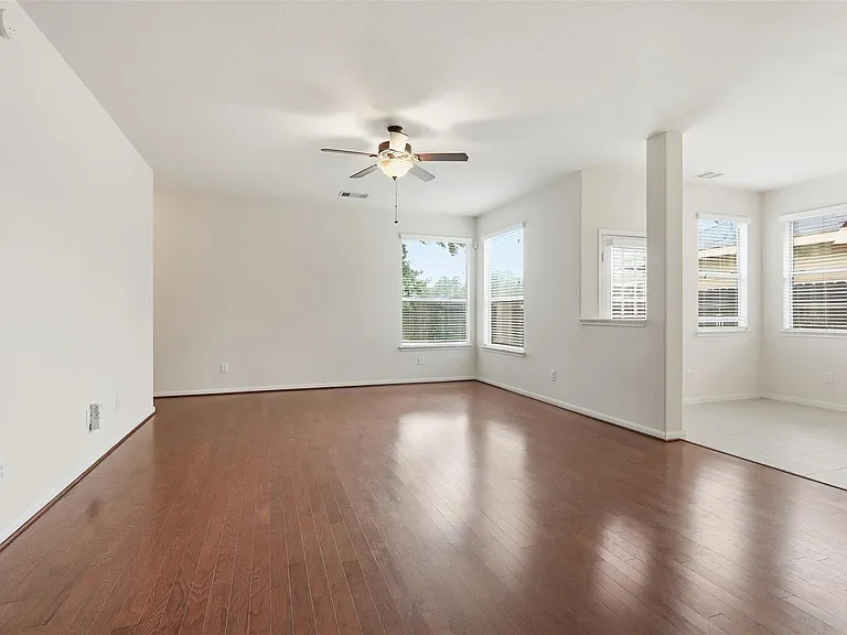 1911 Vale Brook Dr — Photo 12