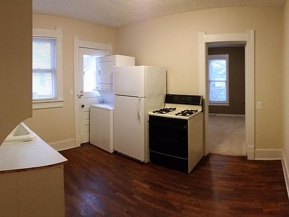 4th image of 714 W Elm St