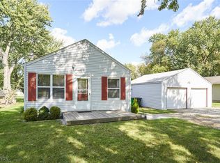 1017 Noble St, Barberton, OH 44203