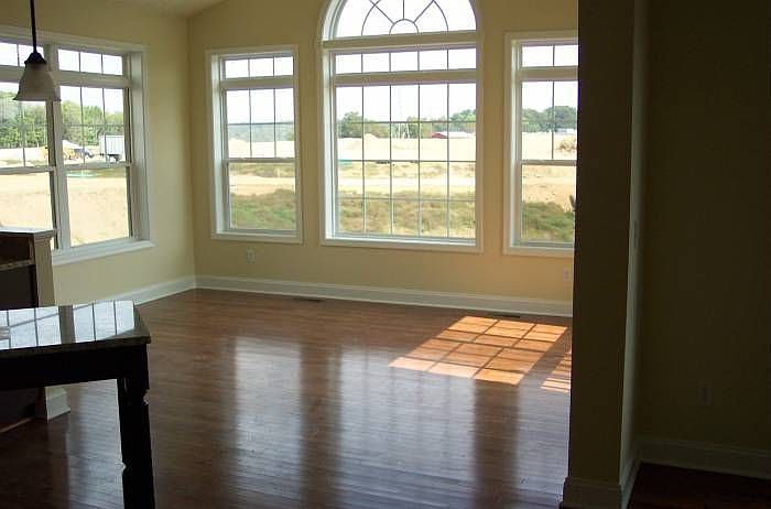 2nd image of 168 Manchester Cir