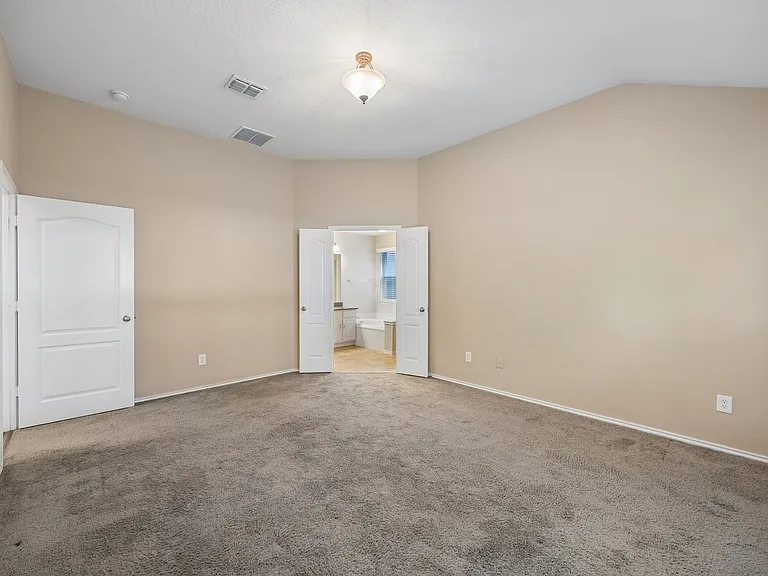 1552 Sleepy Hollow Dr — Photo 17