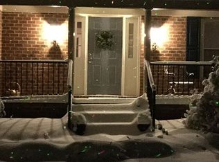 14 Quarter Path Ln, Hampton, VA 23666