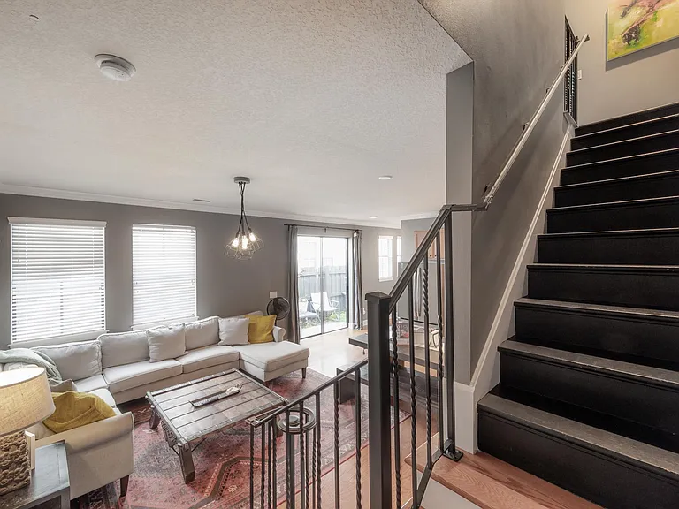 111 S Packwood Ave #C — Photo 24