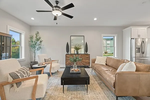 4 bed, 2.5 bath, 2352 sqft, $2,750 — Photo 3