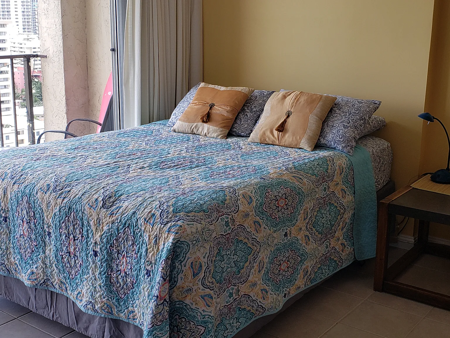 Studio, 450 sqft, $2,375 — Photo 4