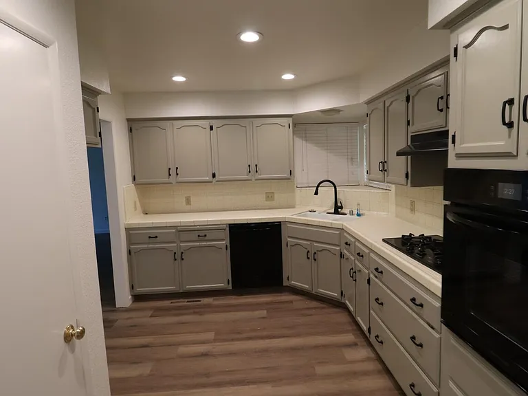 6347 N Laureen Ave — Photo 5