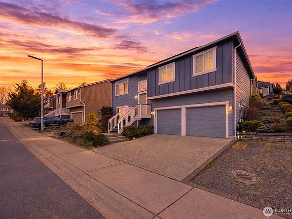 3rd image of 1727 71st Avenue SE