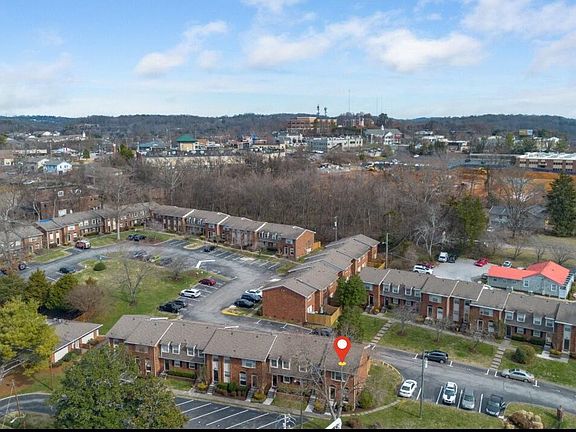 4th image of 6521 Deane Hill Dr APT 9