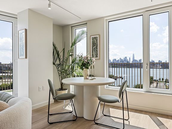 4th image of 16 West St #525