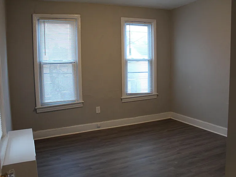 38 E High St — Photo 29