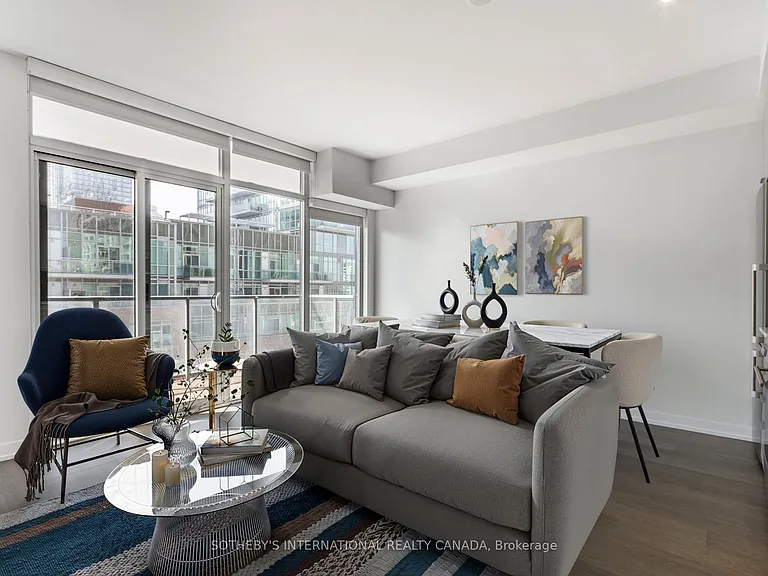 105 George St #713 — Photo 15