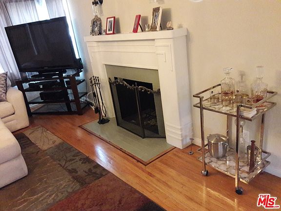 3rd image of 2731 Cedar Ave