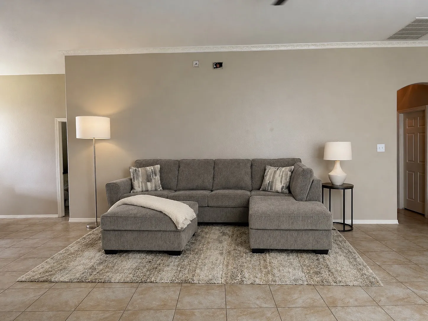 4 bed, 1949 sqft, $5,500 — Photo 4