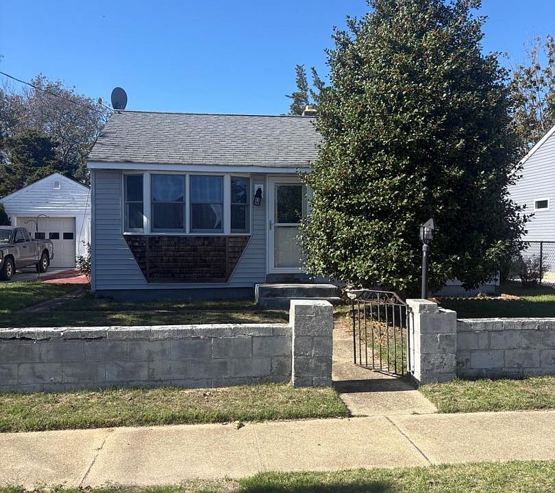 1st image of 706 Indian Ave