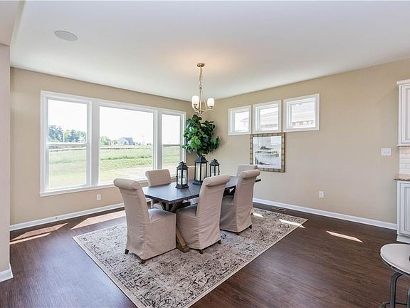 4th image of 4825 Aberdeen Dr