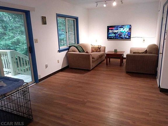 4th image of 424 Sylvan Dr