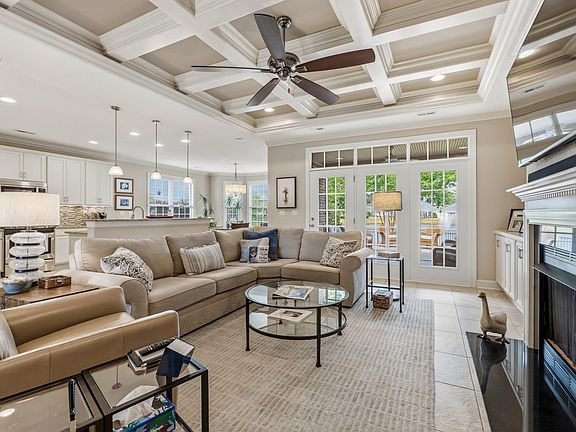 5th image of 851 Monterrosa Dr.