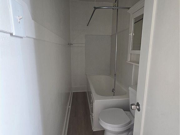 2nd image of 942 E 2nd St APT 7
