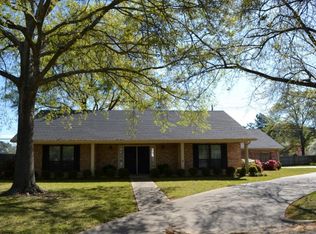 5 Pine Manor Cir, Kilgore, TX 75662