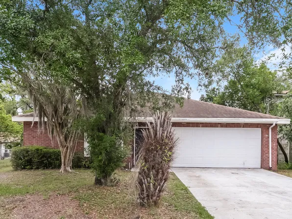 9811 N Connechusett Rd, Tampa, FL 33617