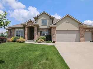 1910 Corinth Dr, Sun Prairie, WI 53590