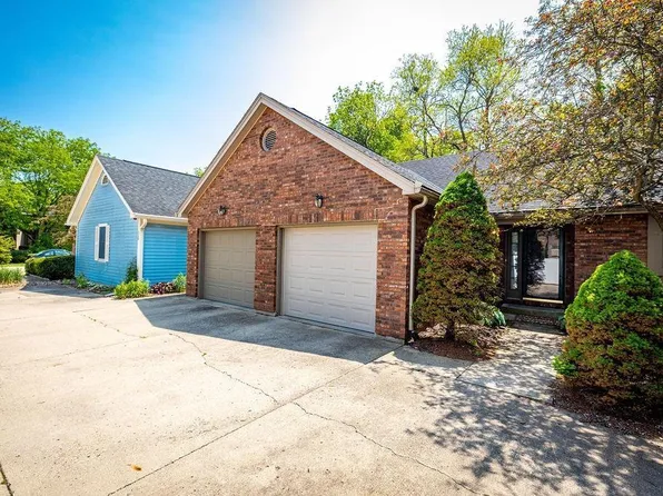 140 Charleston Dr, Oxford, OH 45056
