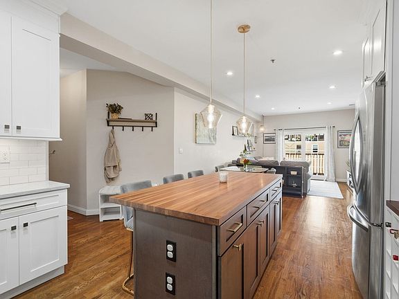 5th image of 212 Madison St APT 3C