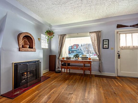 4th image of 319 W Pitkin Ave