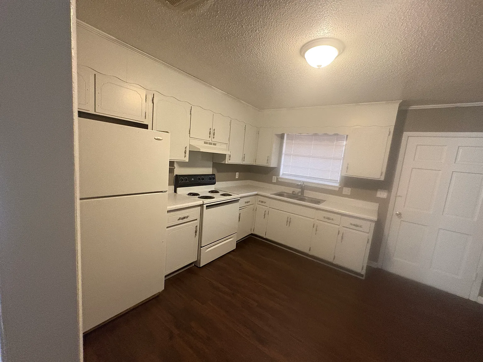2 bed, $1,199 — Photo 3