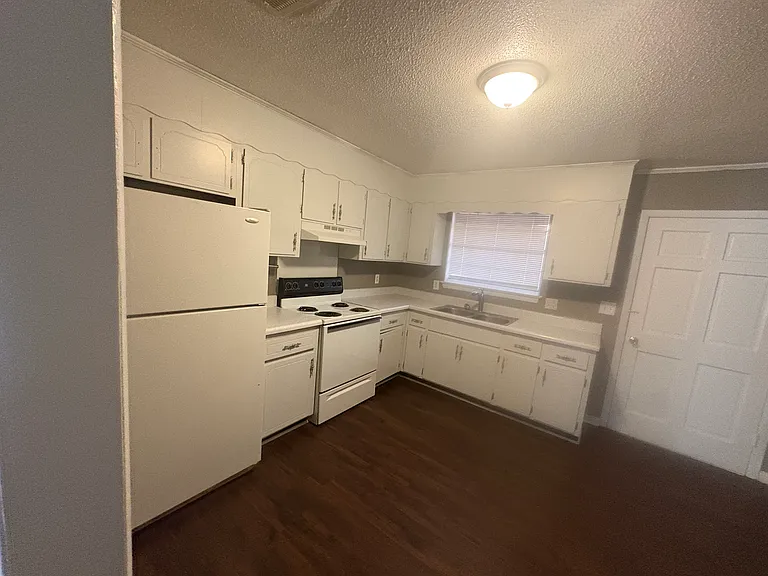 587 Bandy Ln #59 — Photo 8