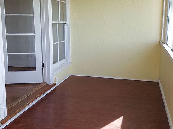 4th image of 8432 Sunrise Ave