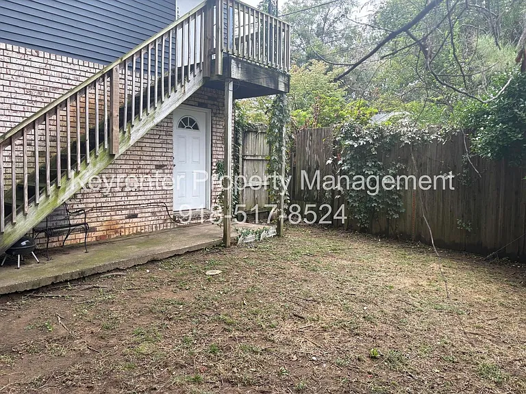 E 15th St Duplex — Photo 10