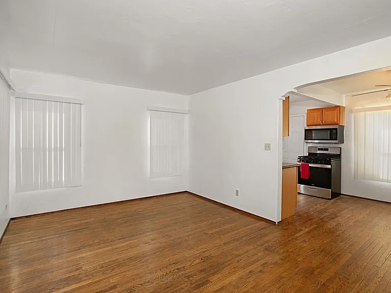 3004 Fairmount Ave — Photo 2