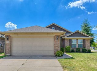 10556 NW 35th St, Yukon, OK 73099
