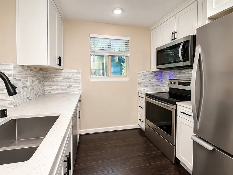 14638 NE 80th Pl — Photo 7