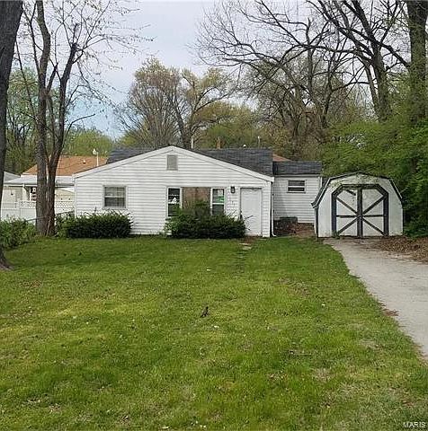 1st image of 135 Becker Dr